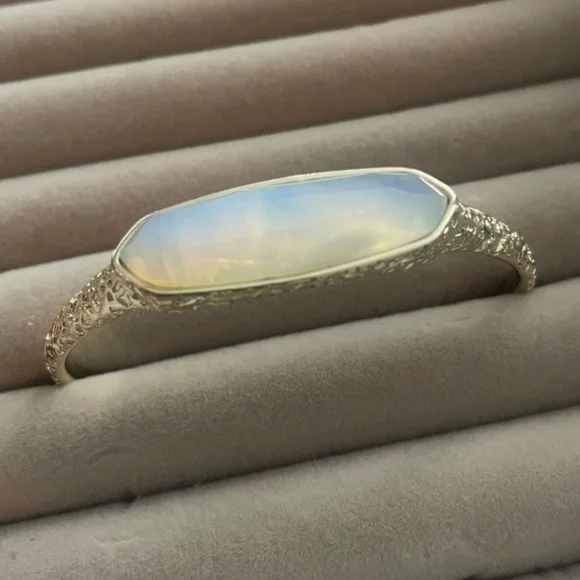 ❗️Kendra Scott❗️Layla Cuff Bracelet With 🌟Gold and 🌝Opalescent Stone 🤍 - Picture 3 of 3